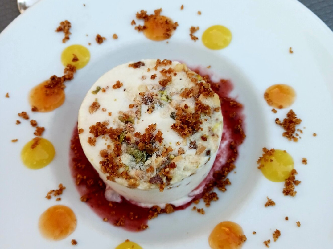 杜帕瑟酒店主图