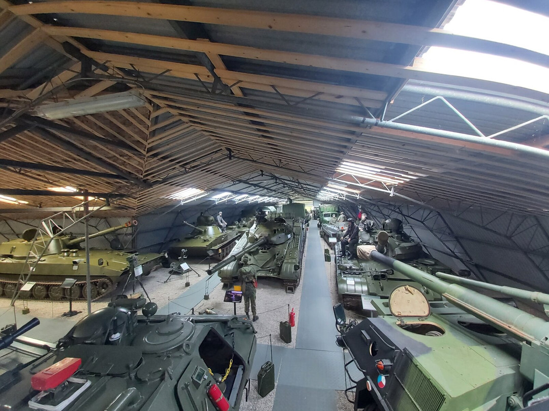 PanzerMuseum East景点图片
