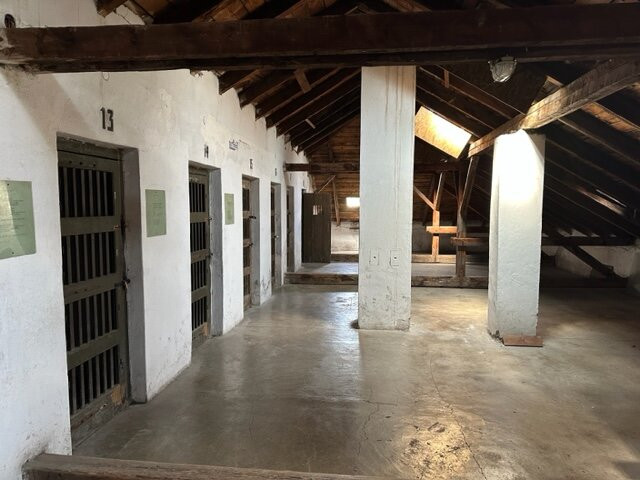 Red Cross Nazi Concentration Camp-Nis必去景点