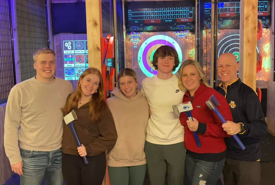 Falls Axe & Escape-Menomonee Falls必去景点