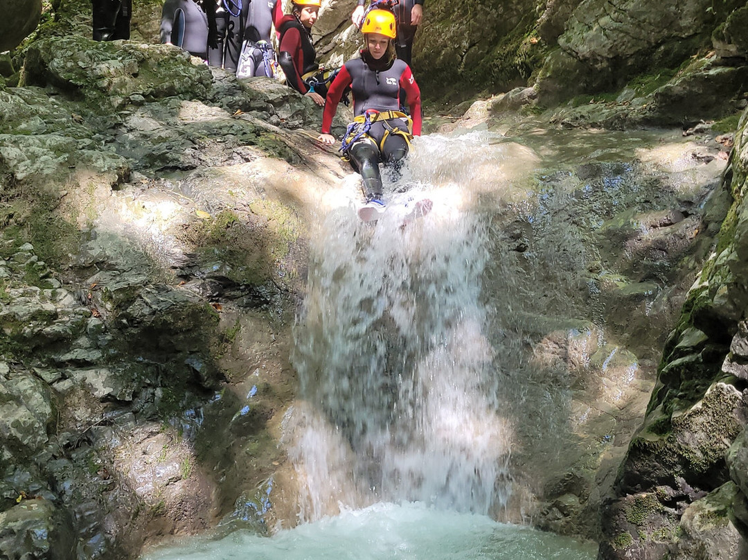 Grimpe et Eaux : Canyoning, escalade et via ferrata景点图片