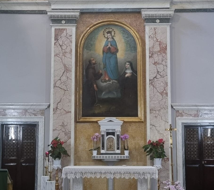 Chiesa di Santa Chiara-菲乌吉必去景点