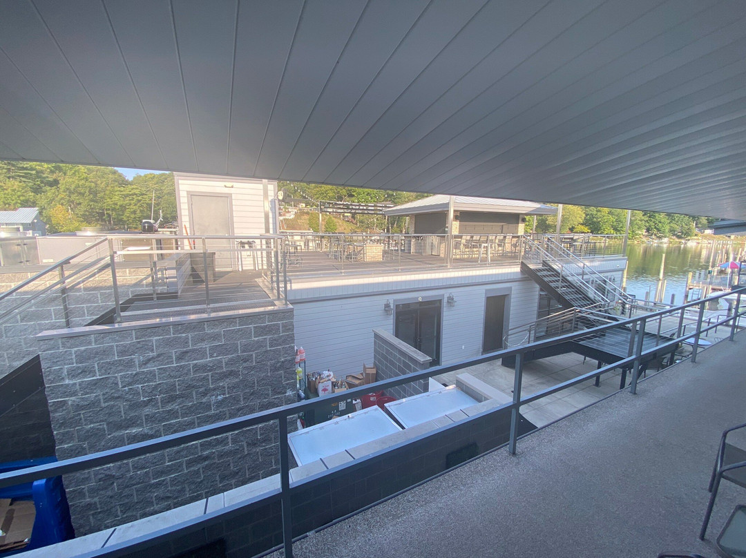 Ship-N-Shore Hotel主图