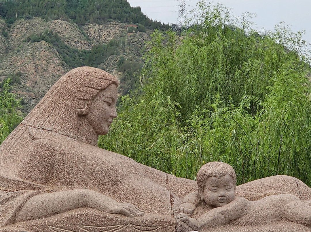 黄河母亲雕塑-兰州市必去景点