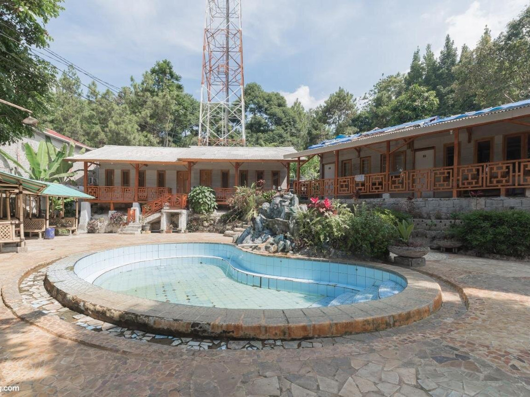 OYO 3040 D'pineapple Villa