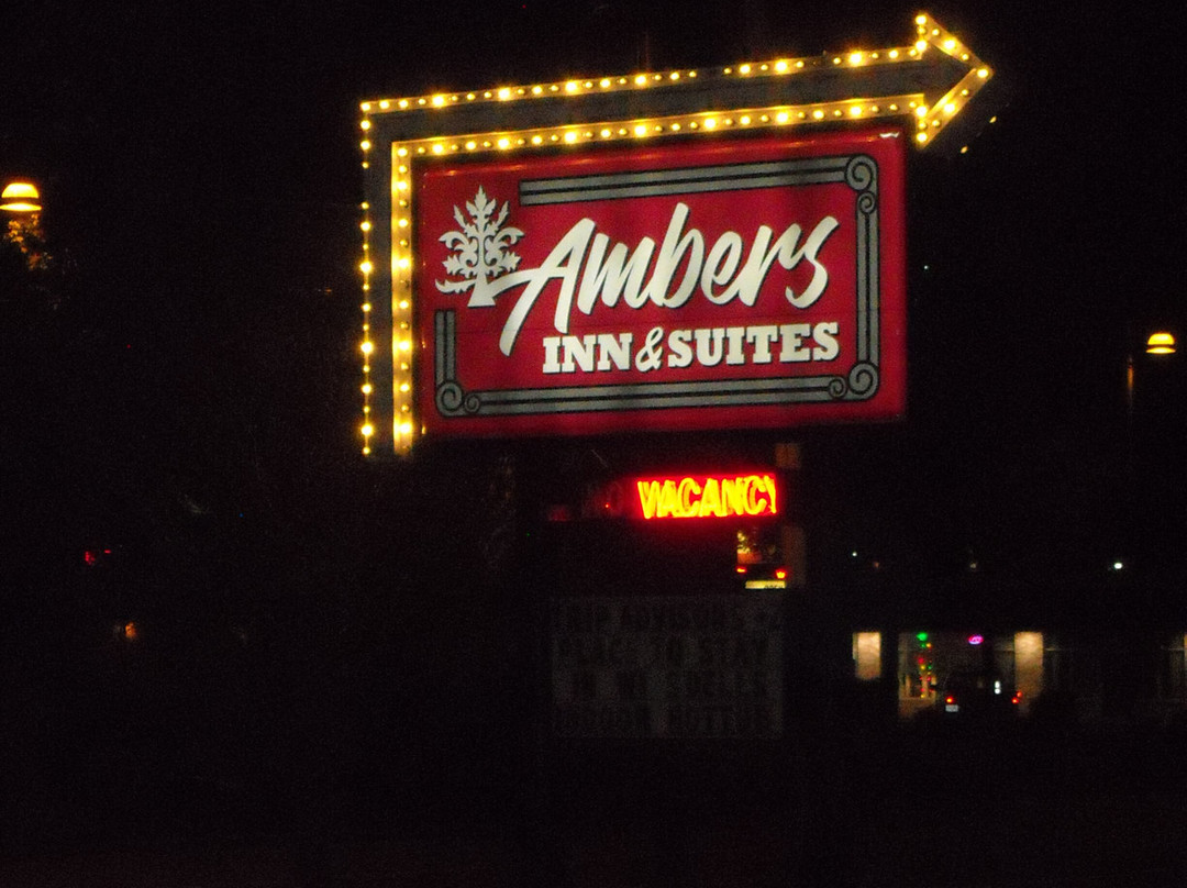 Ambers Inn & Suites主图
