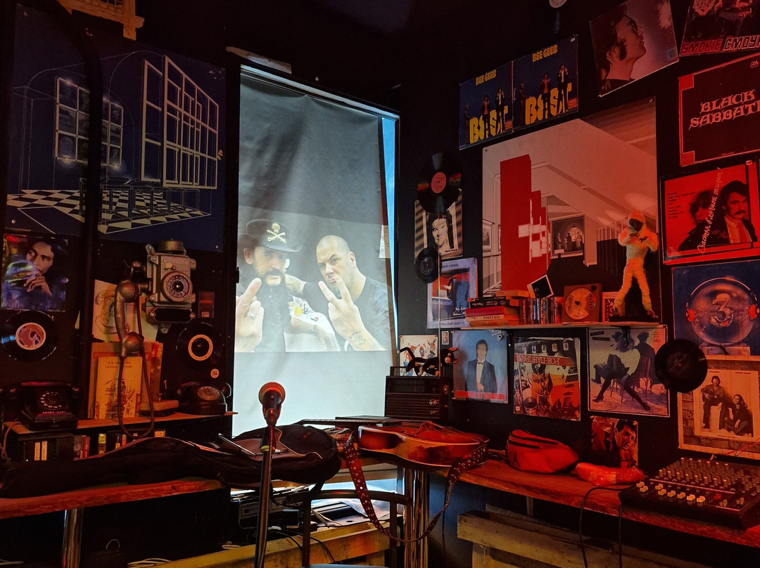 Pub Crawl Tour-圣彼得堡必去景点