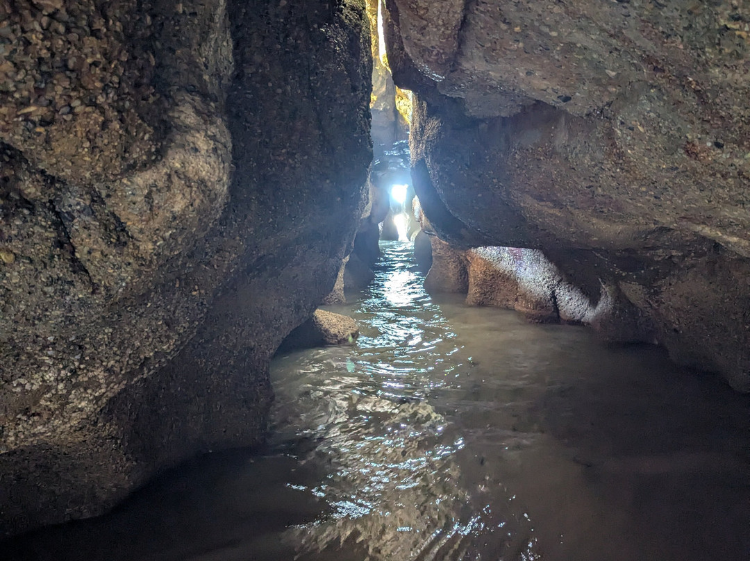 Caves Beach景点图片