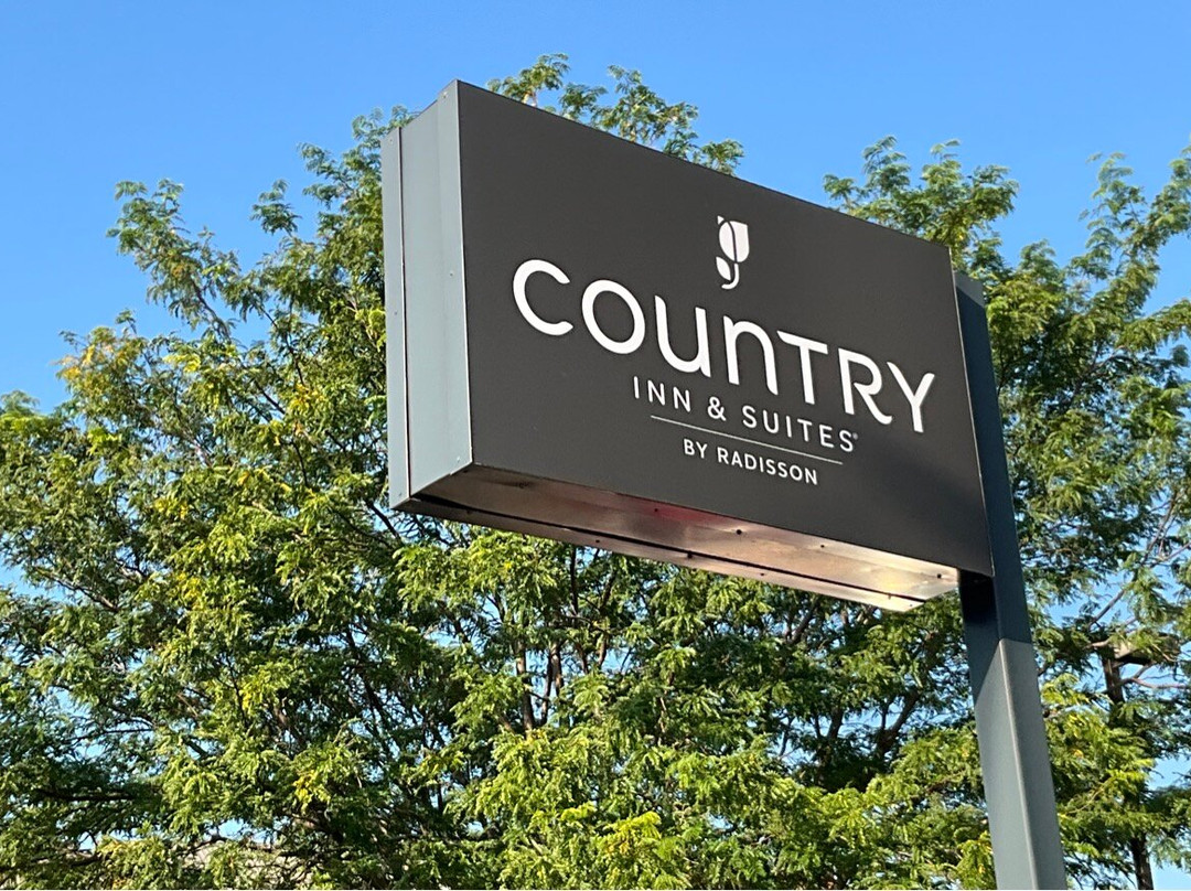 尼亚加拉大瀑布乡村套房酒店主图