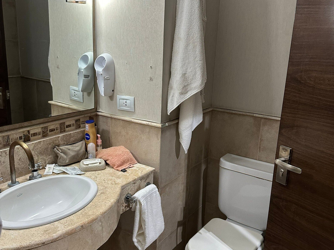 Howard Johnson Hotel & Convention Center Ezeiza主图