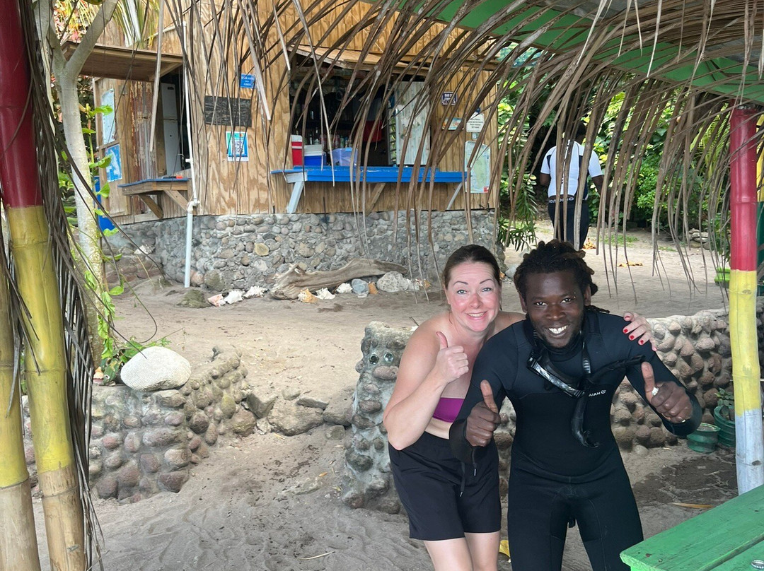 Donny's Snorkel Center-Pointe Michel必去景点