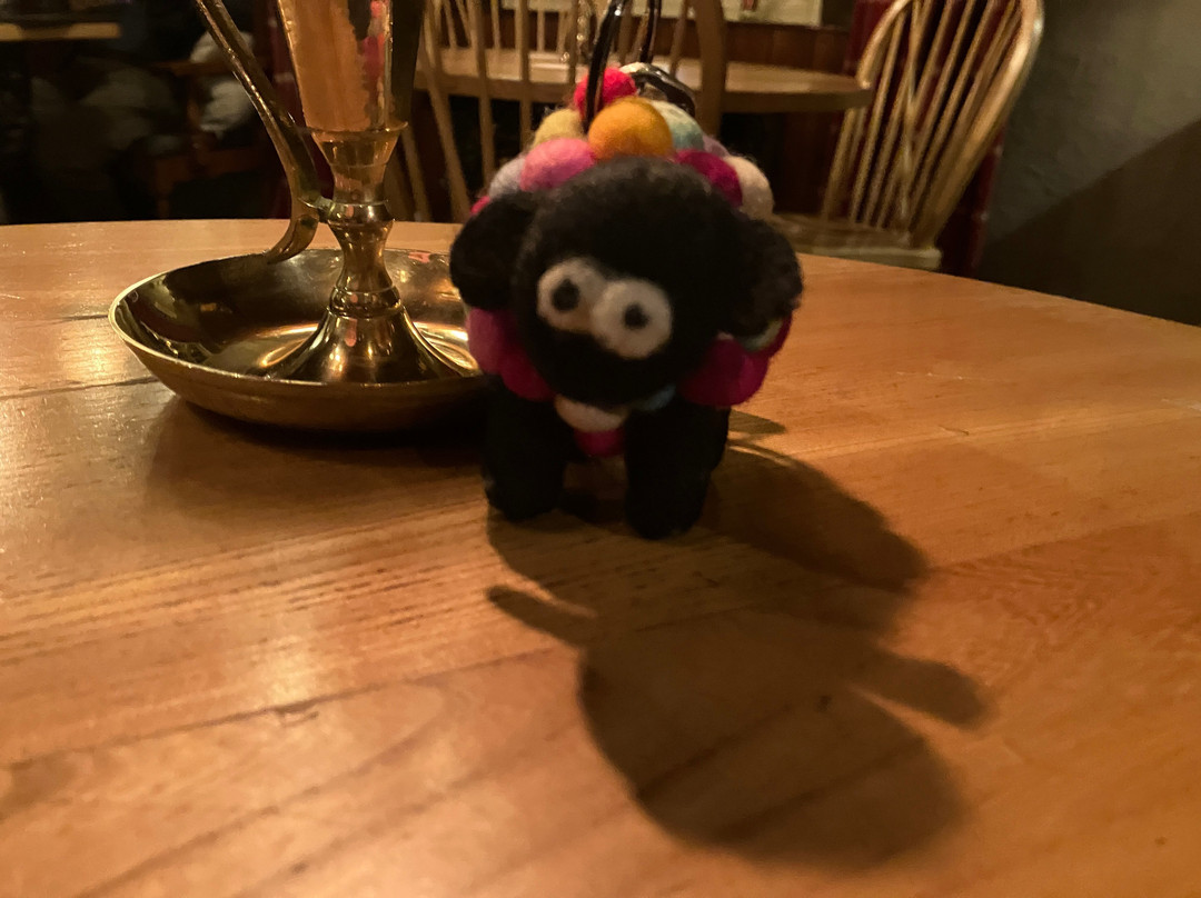 玫瑰和王冠酒店主图