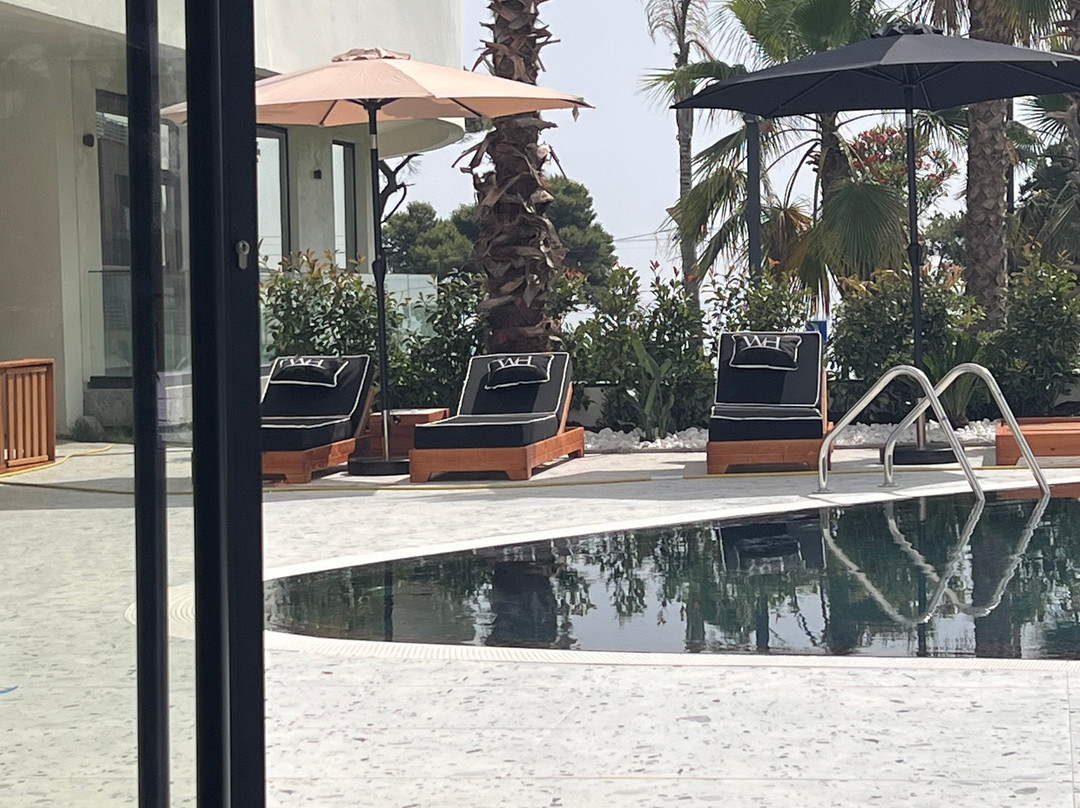 White Hill Hotel主图