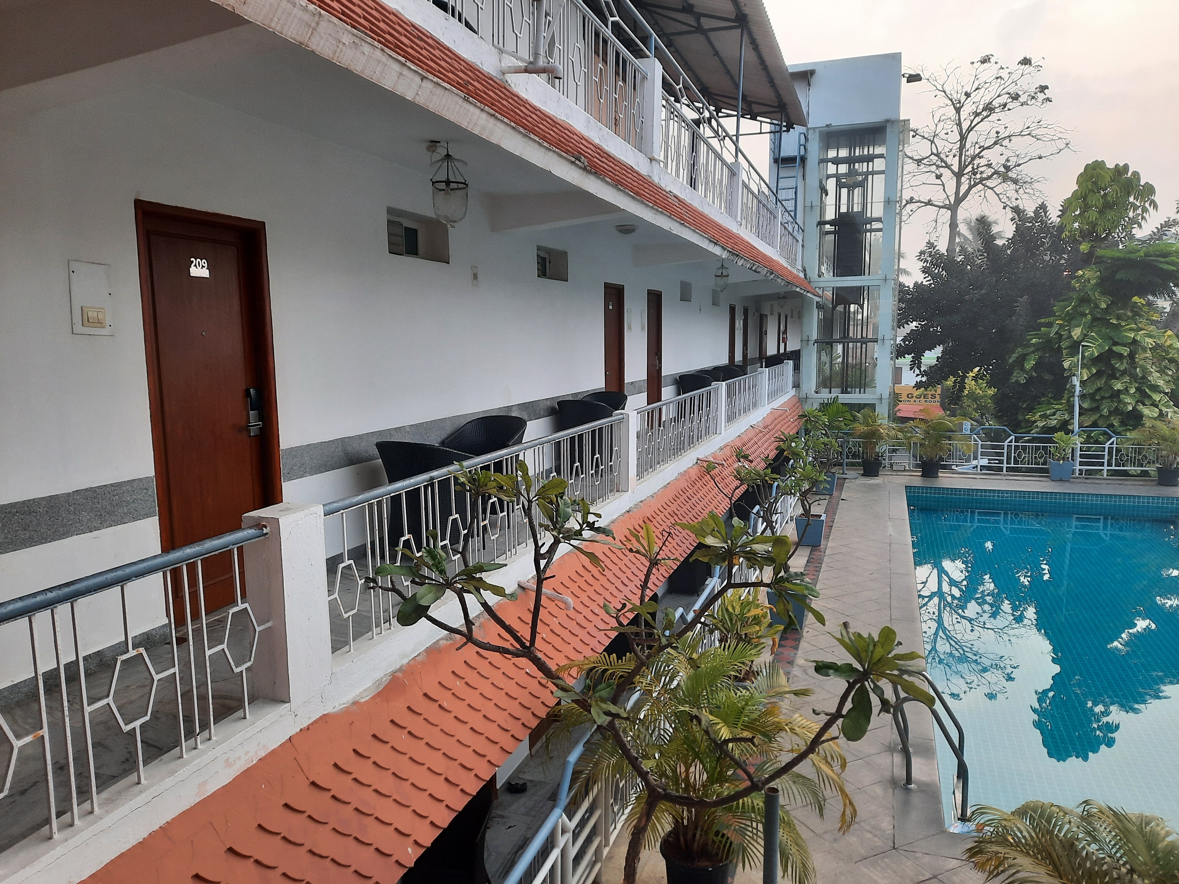Hotel Mamalla Heritage-泳池