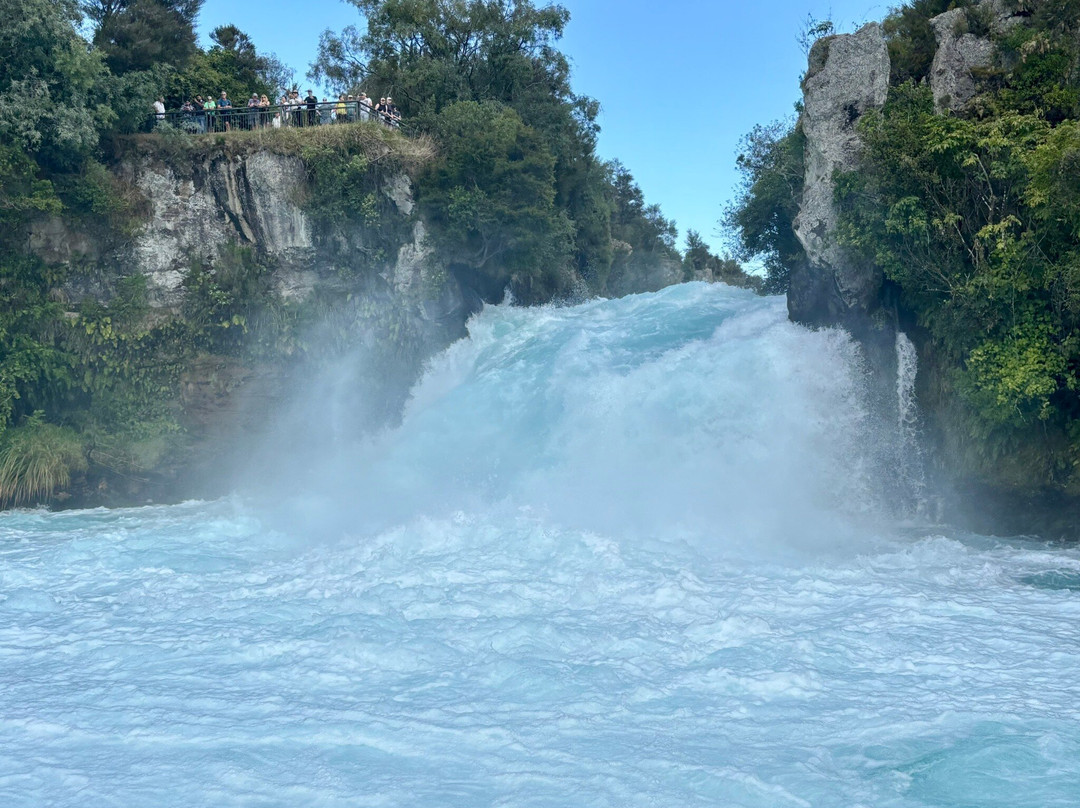 Huka Falls River Cruise景点图片