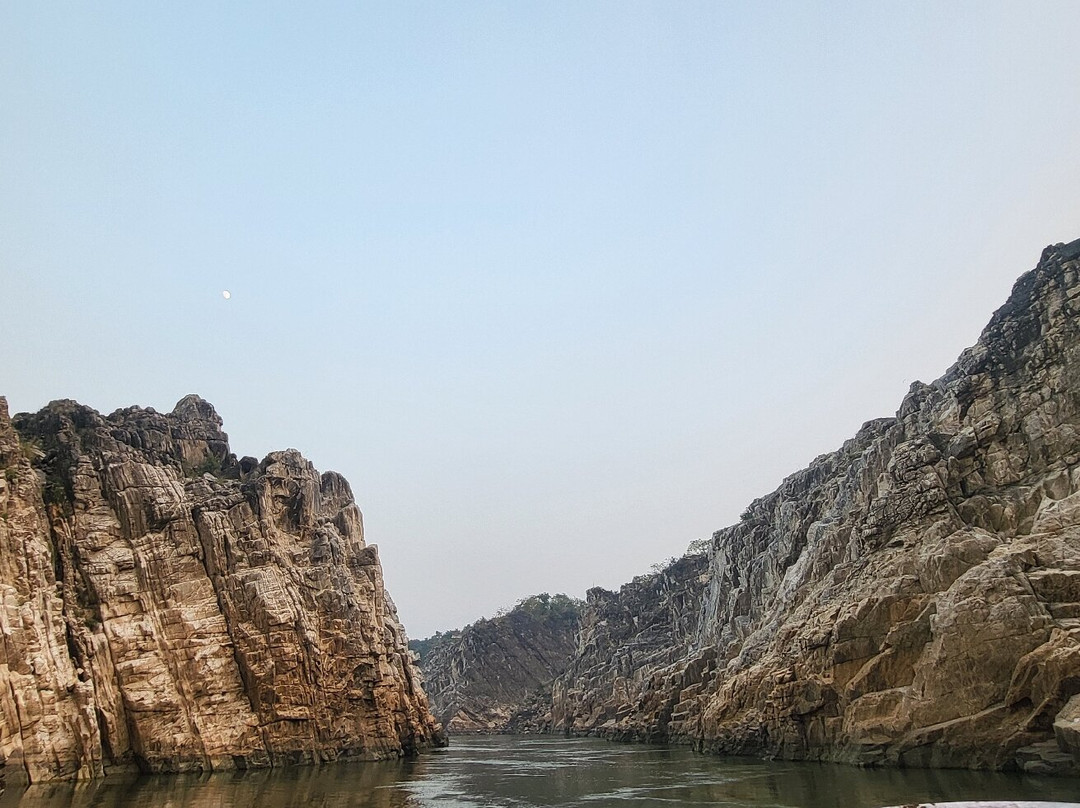 Marble Rocks at Bhedaghat-贾巴尔普尔必去景点