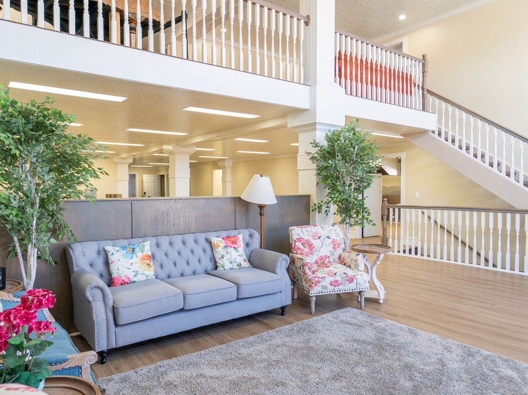 Road Creek Inn主图