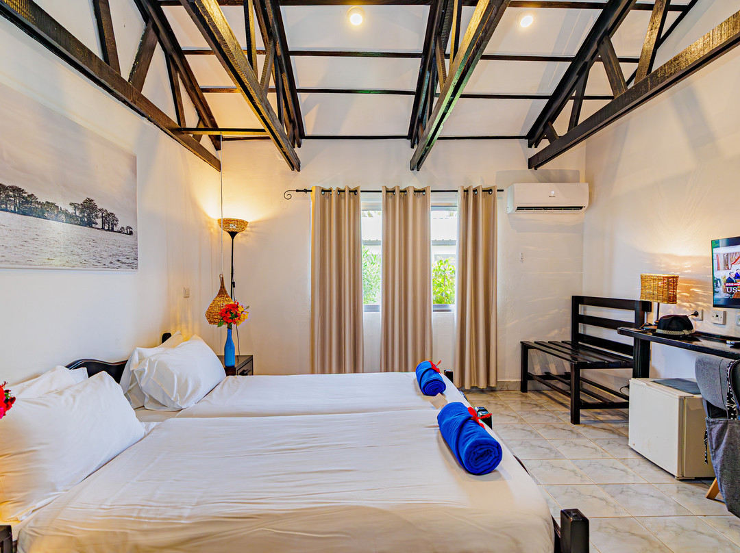 Sunset Beach Hotel主图