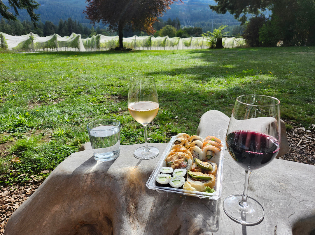 Kutatas Wines景点图片