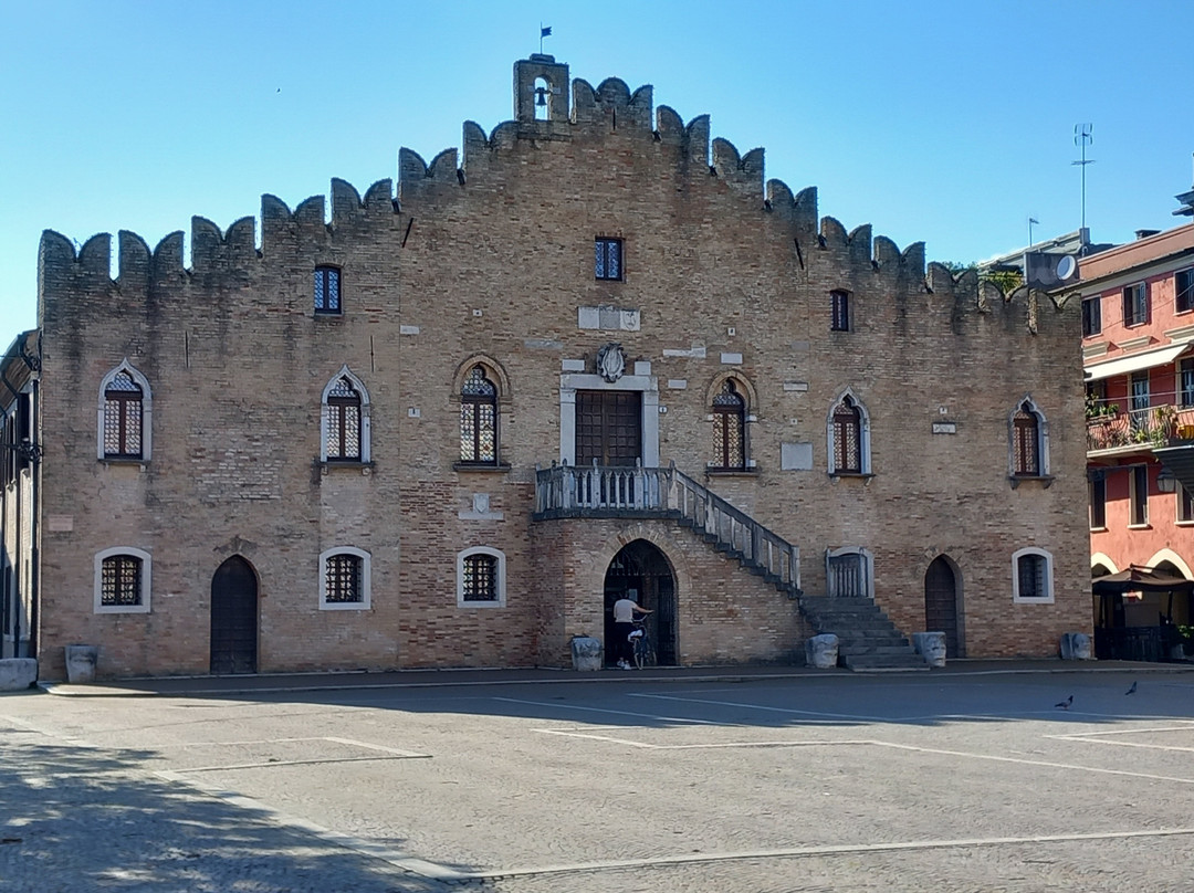 Palazzo dei Cento (o palazzo Municipale)-波尔托格鲁阿罗必去景点