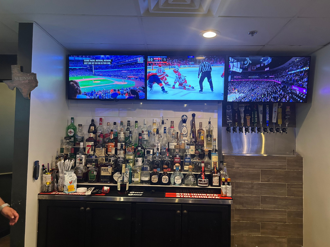 Foxiis Restaurant and Grill