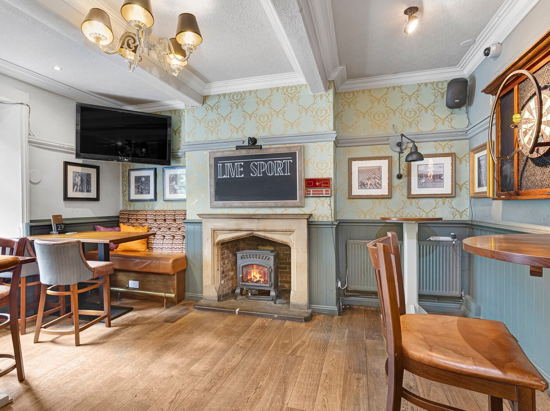 The Roebuck, Utley景点图片