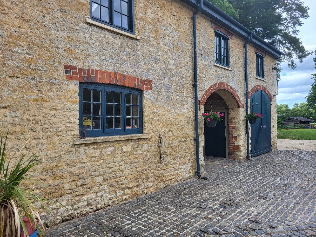 The Old Vicarage, Evenley-官方