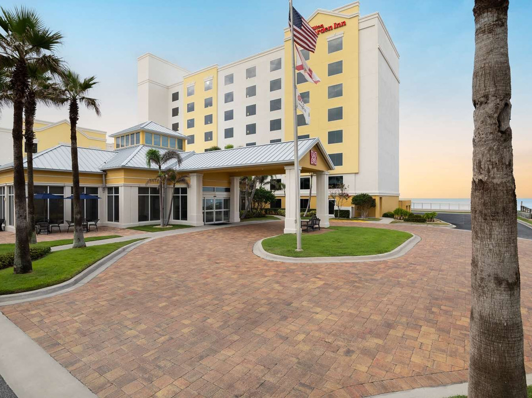 德通纳海滩希尔顿花园酒店