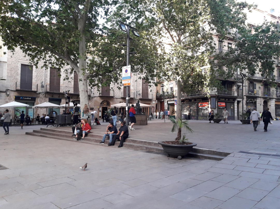 Plaça de Sant Josep Oriol-巴塞罗那必去景点