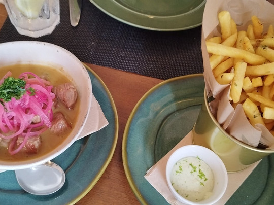 Volta e Meia Restaurante Bar