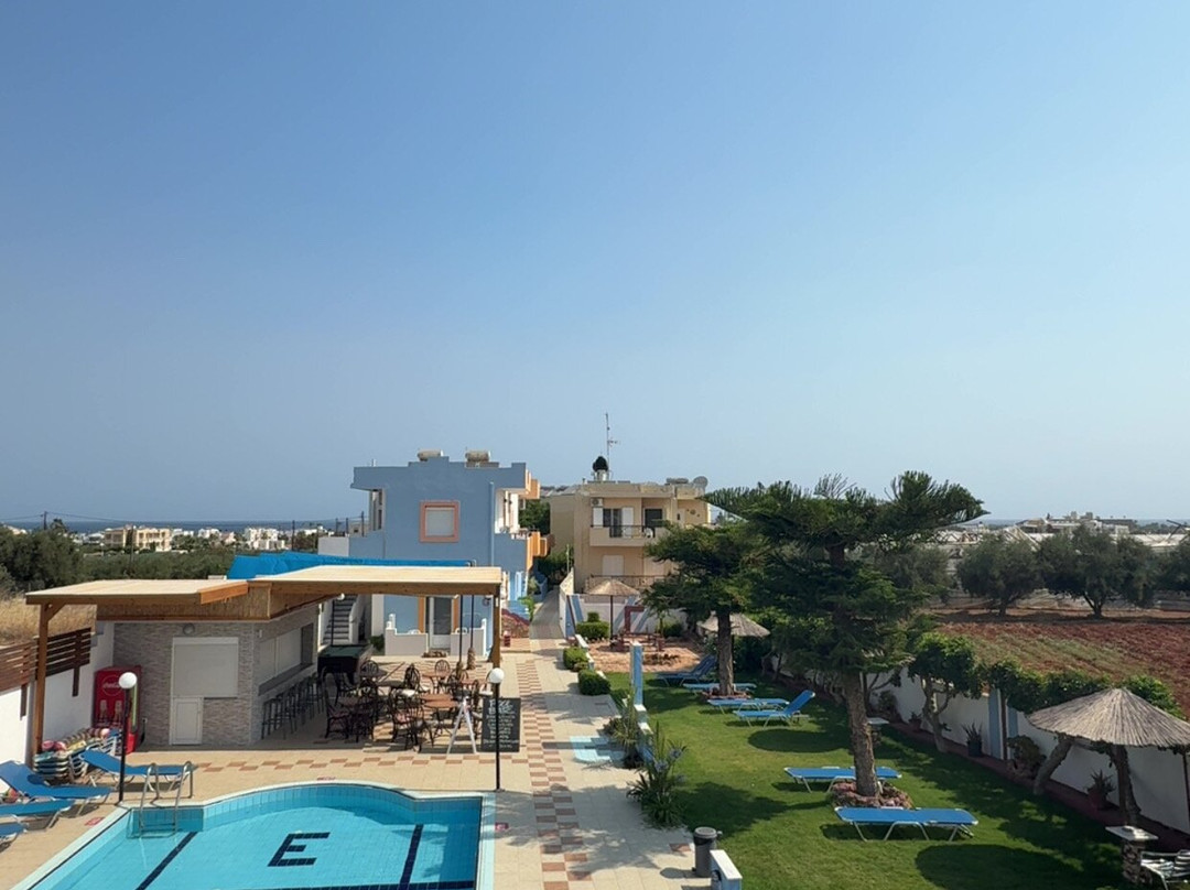 Eltina Apartments主图