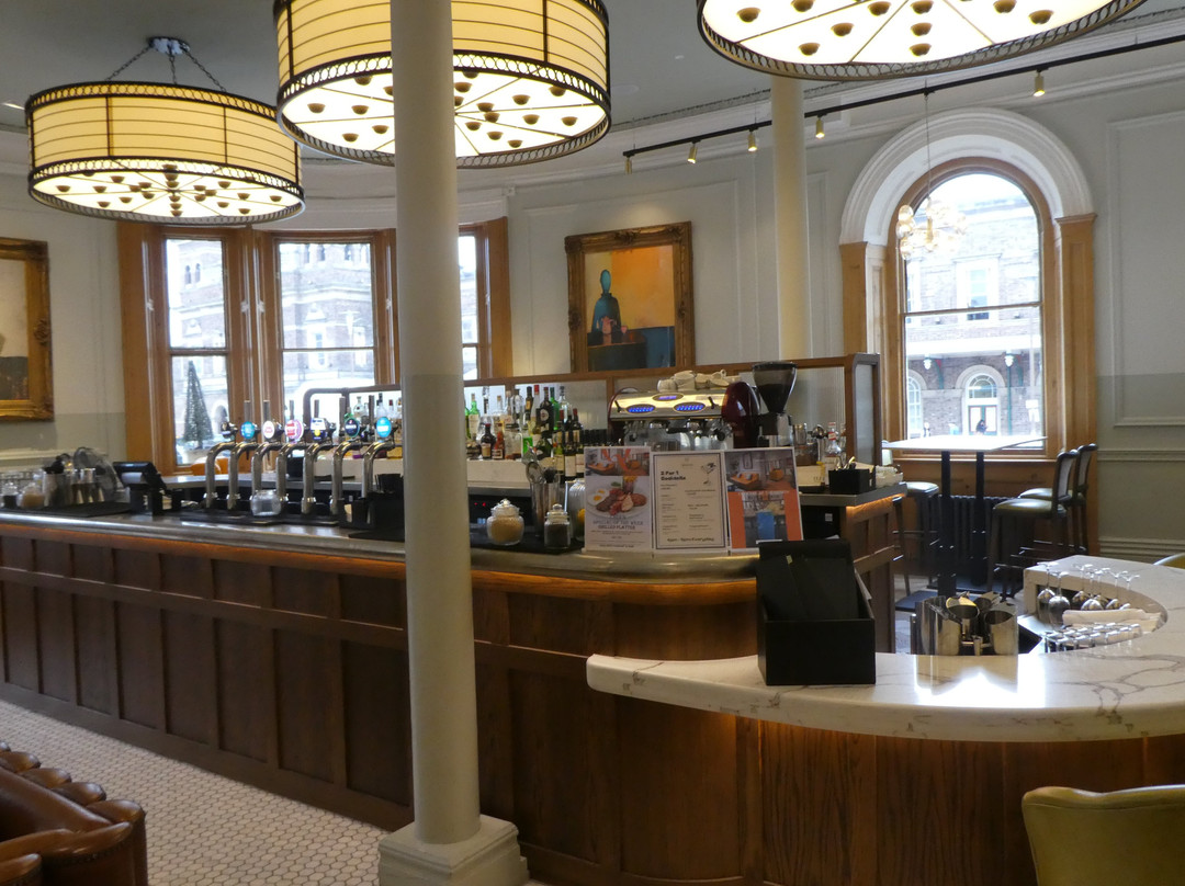 千岁皇后酒店主图