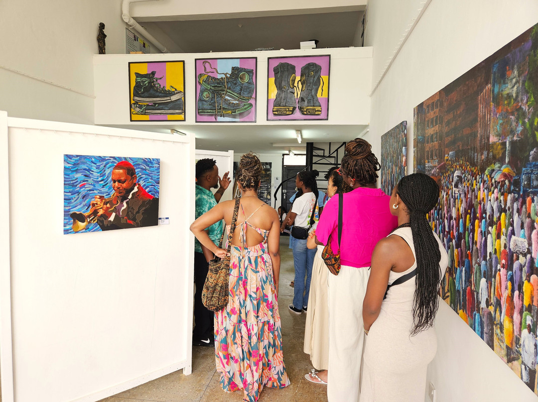 Almasi Art Agency-迪亚尼必去景点