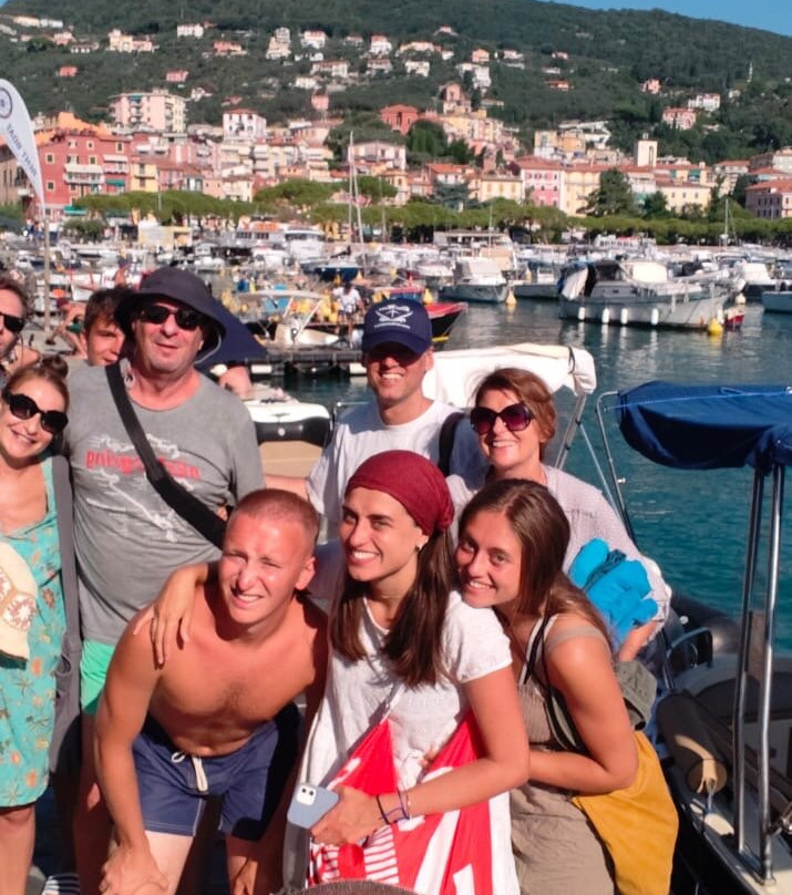 Blue Moon Rent boat La Spezia-拉斯佩齐亚必去景点