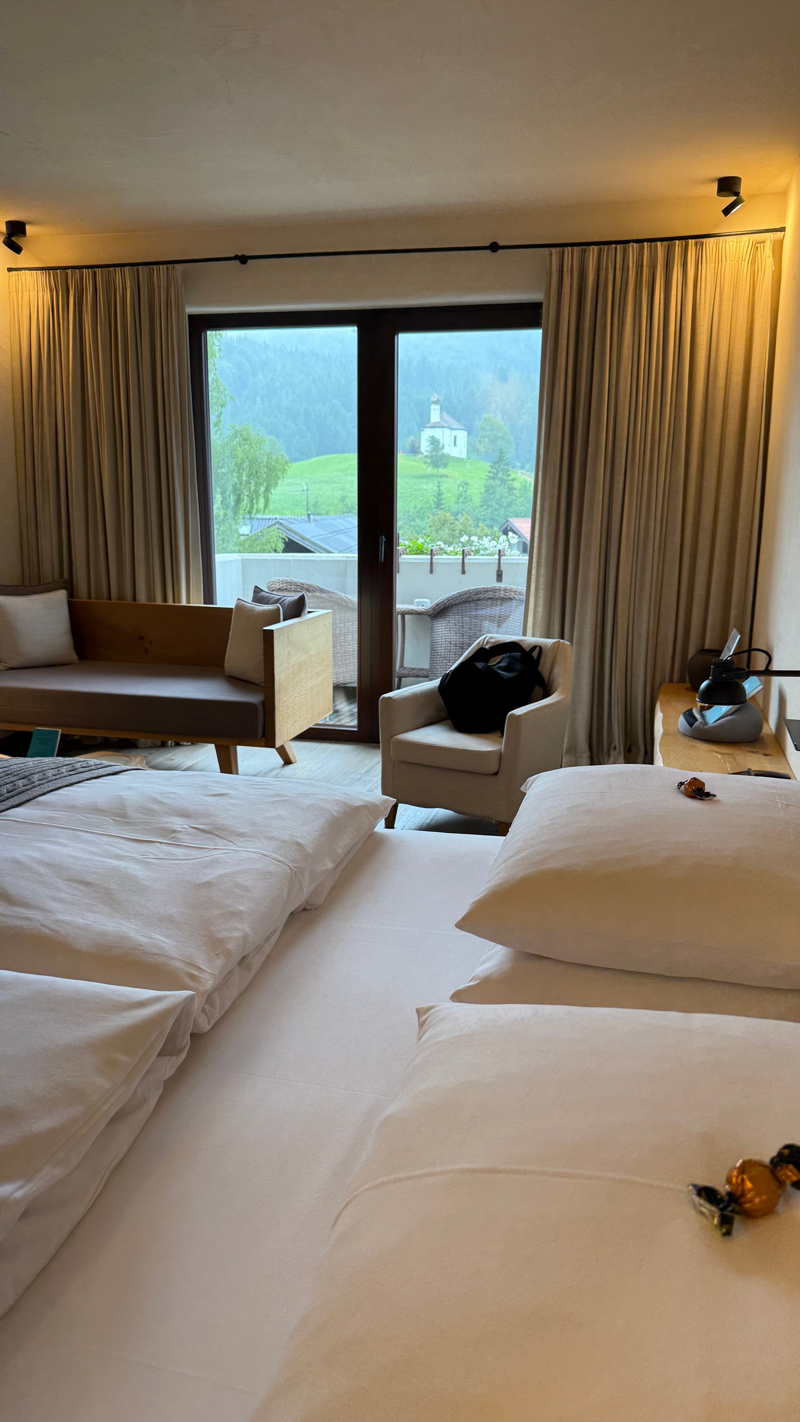 邮政酒店阿亨基希 - 仅供成人入住-客卧