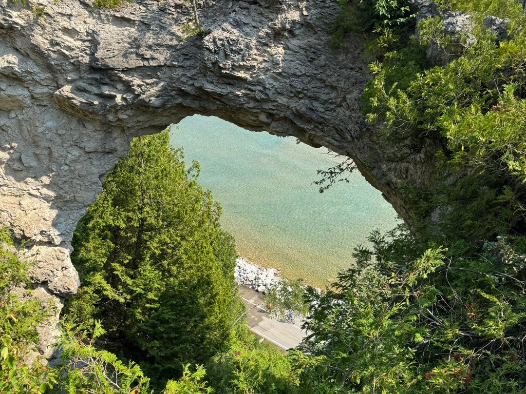 Arch Rock-麦其诺岛必去景点