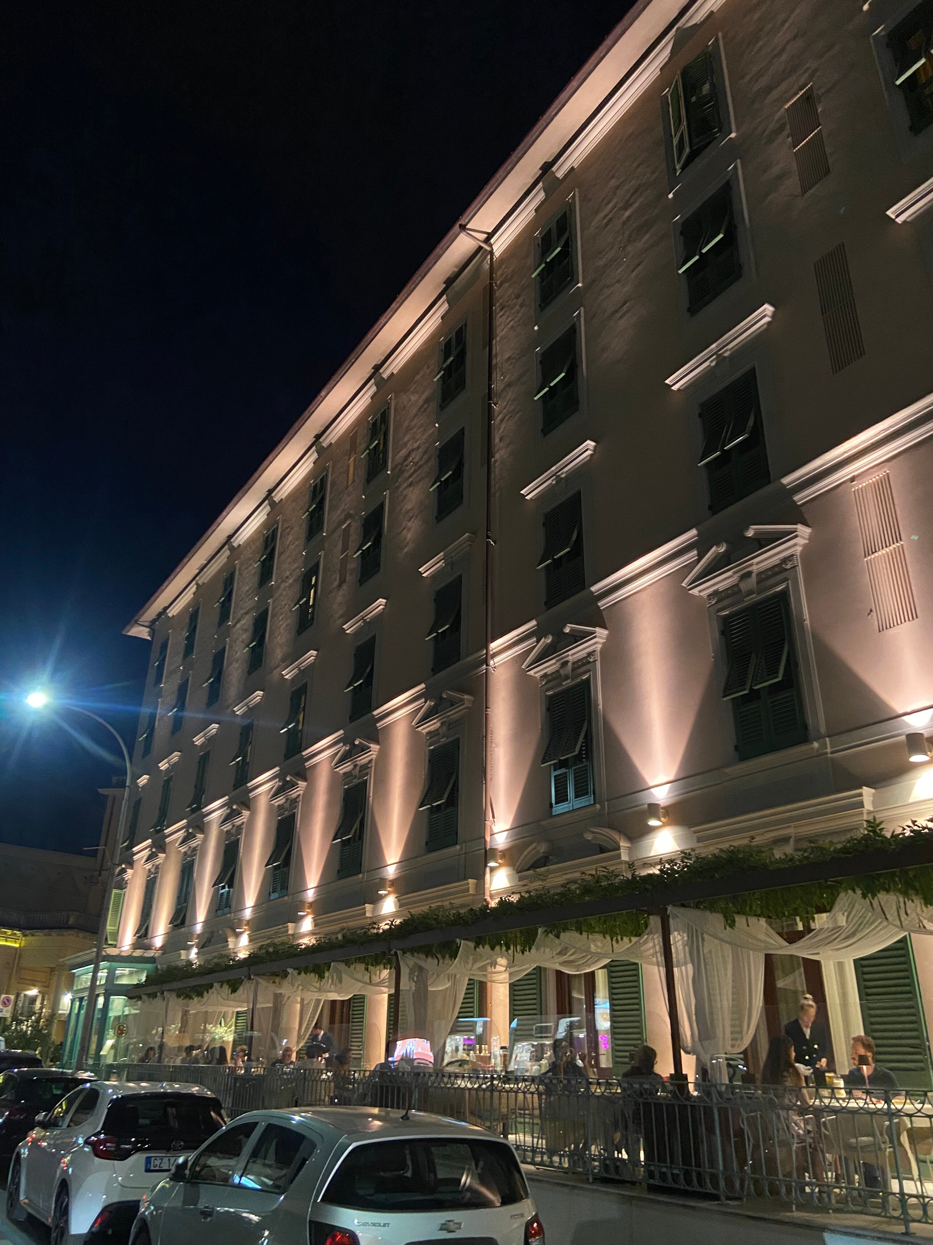 伊尔可利尼萨维酒店-官方