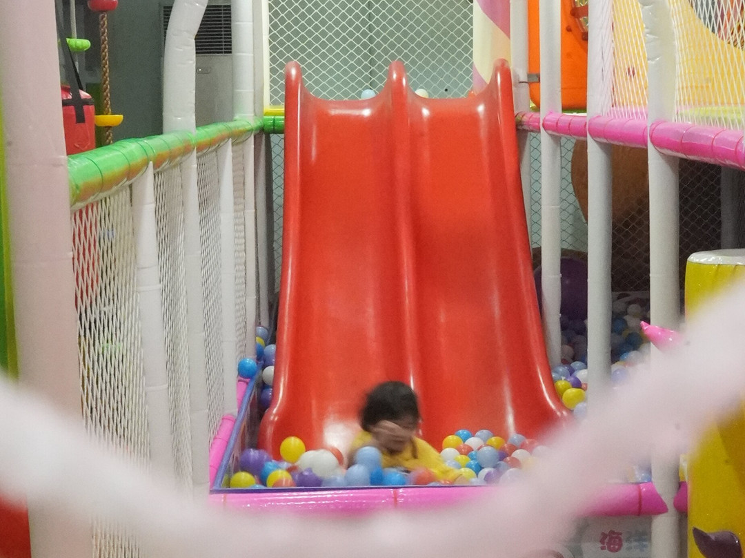 Play Zone-雷加斯皮必去景点