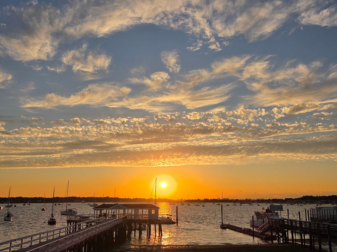 Fathoms Hotel & Marina主图