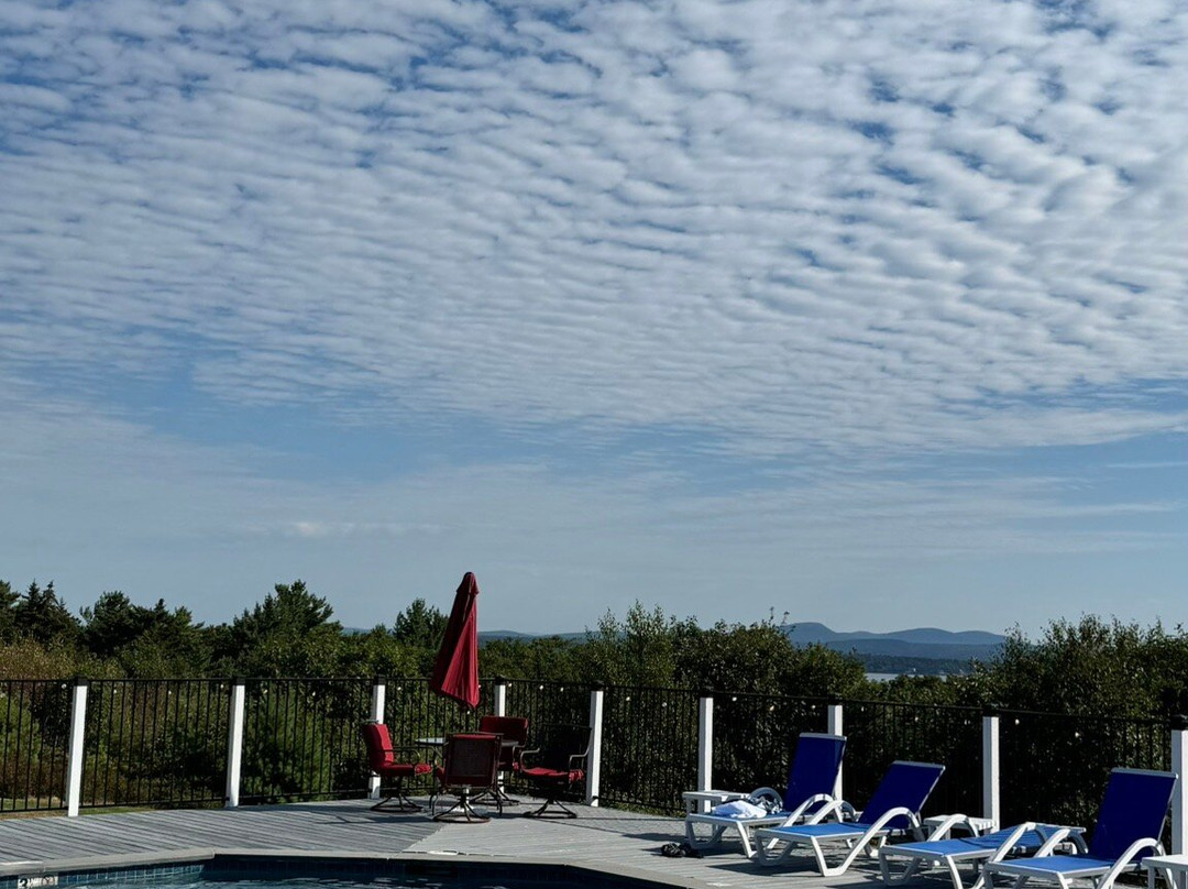 Acadia Ocean View Hotel主图