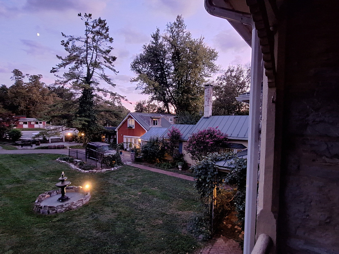 Fallen Tree Farm Bed And Breakfast主图
