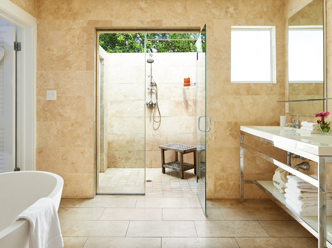 伊柳塞拉湾酒店主图