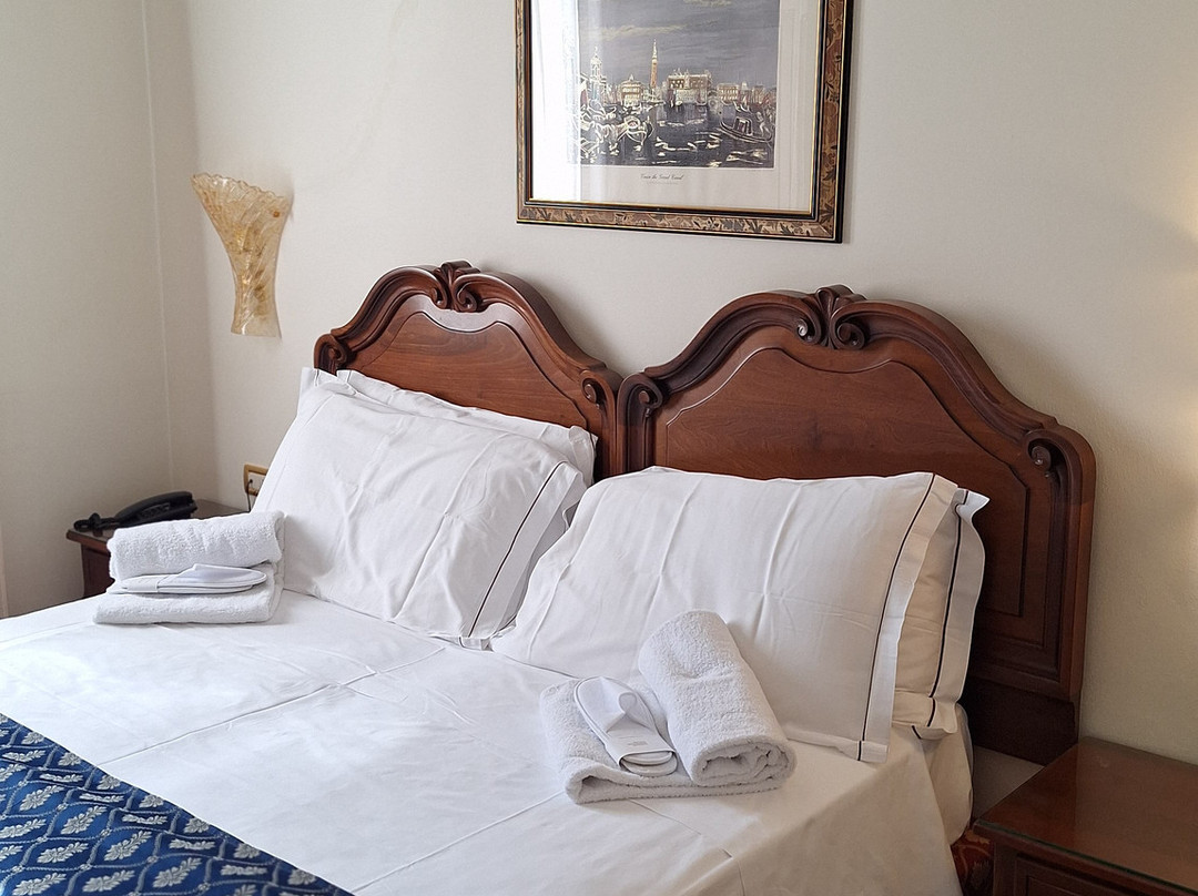 斯披索托酒店主图