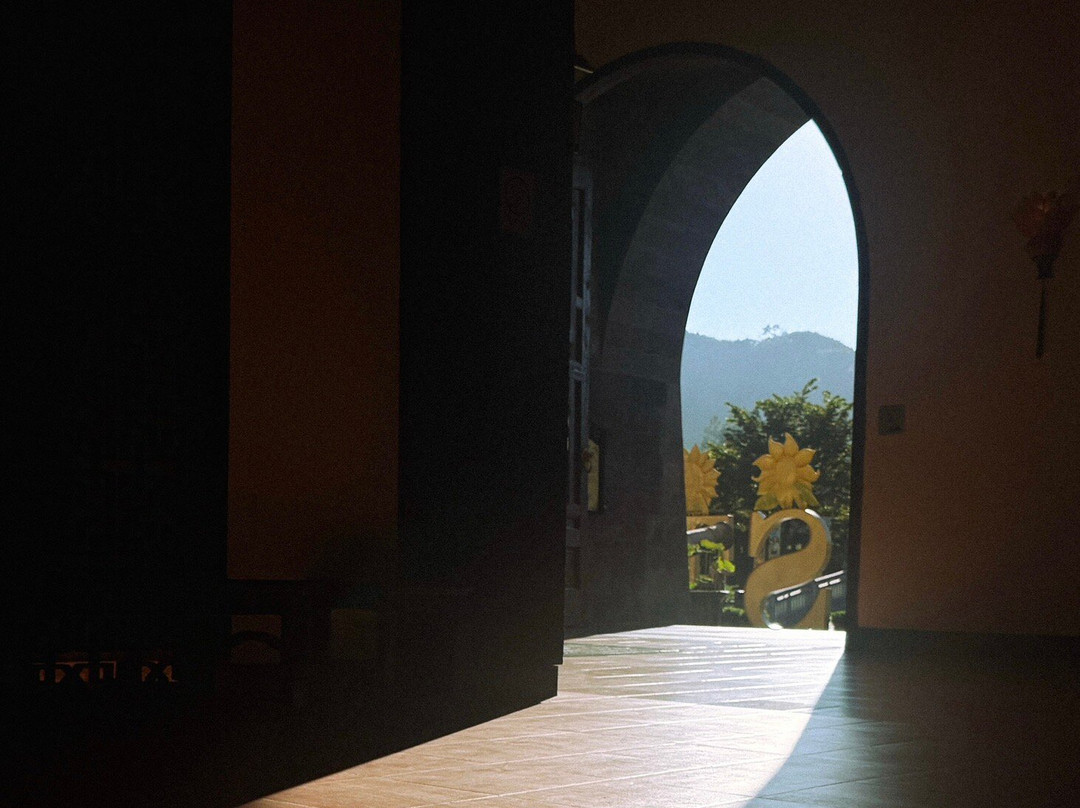 Golden Bridge Bana Hills Tours-岘港必去景点