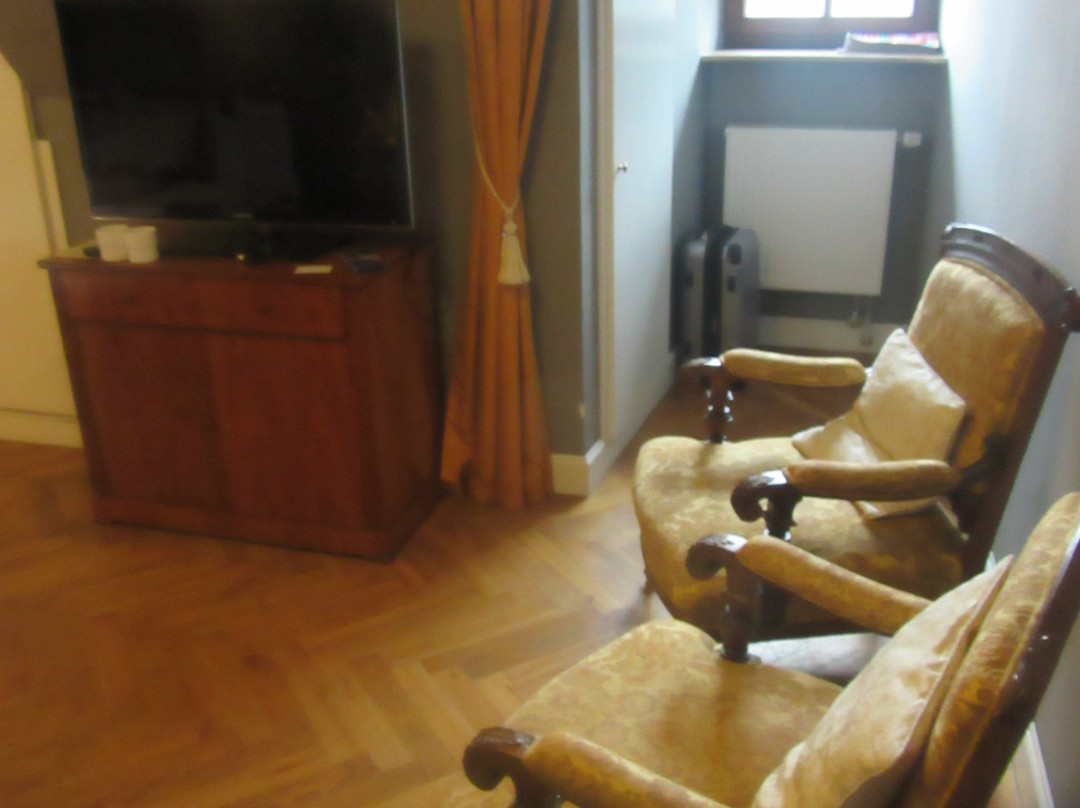 雷亨城堡酒店主图