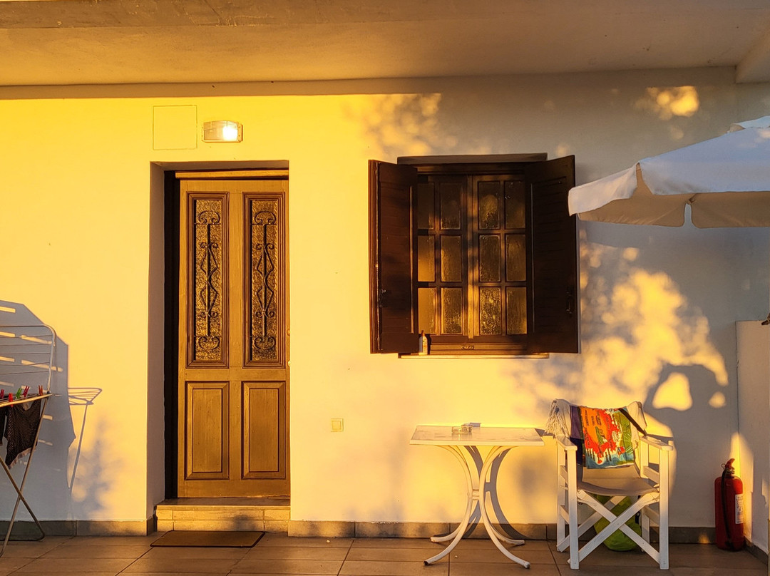 Vassilias Beach Hotel主图