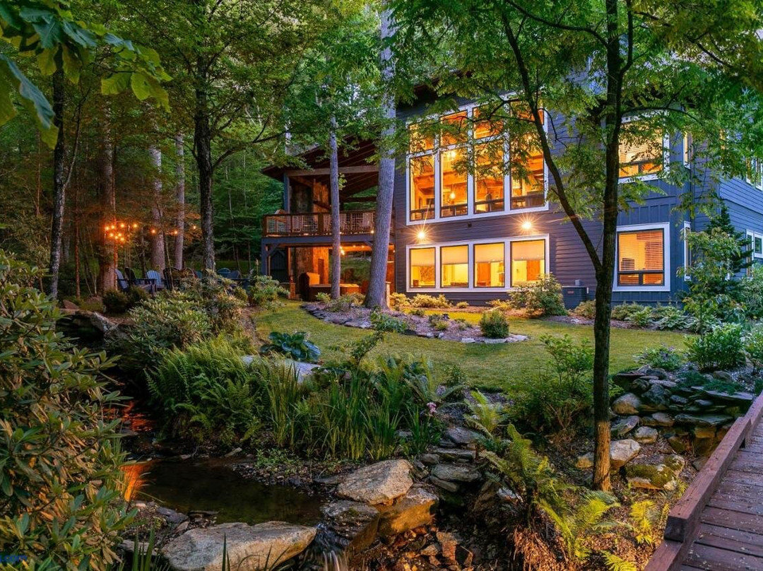 Robin's Nest Bed and Breakfast