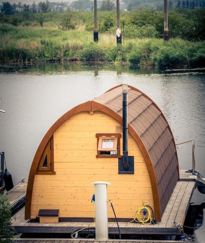 Schwimmpod An Der Peene
