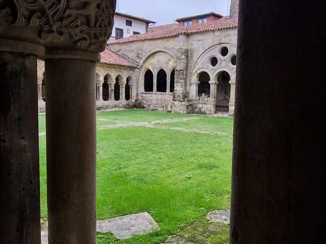 Colegiata De Santillana Del Mar-海边的散提亚拿必去景点