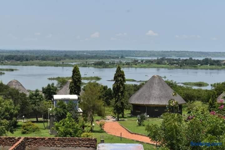 Parkside Safari Lodge